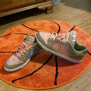 Size 13 Nike Dunks sun club